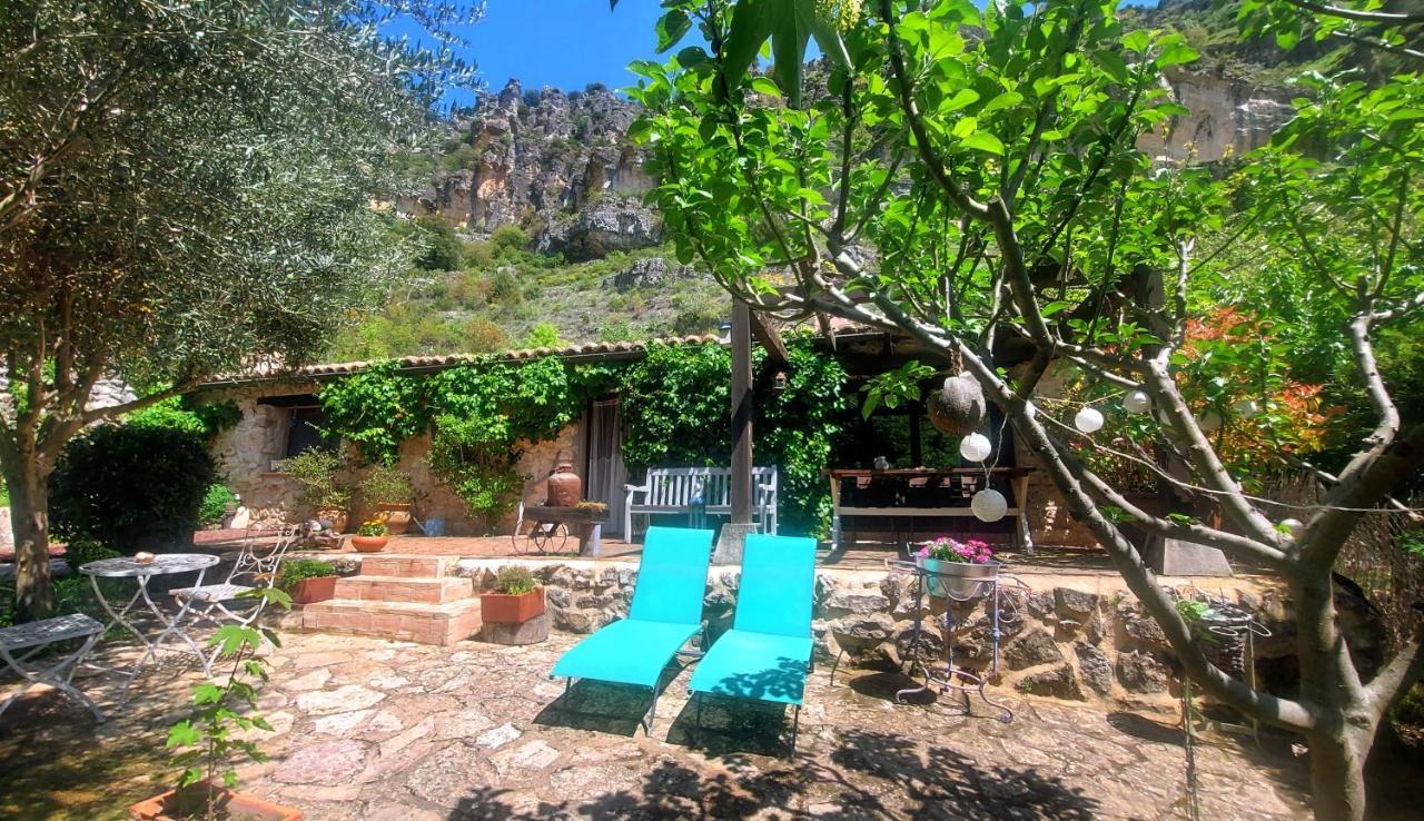 Aragosa Casa Corazon De Piedra En El Rio Dulce 게스트하우스 외부 사진