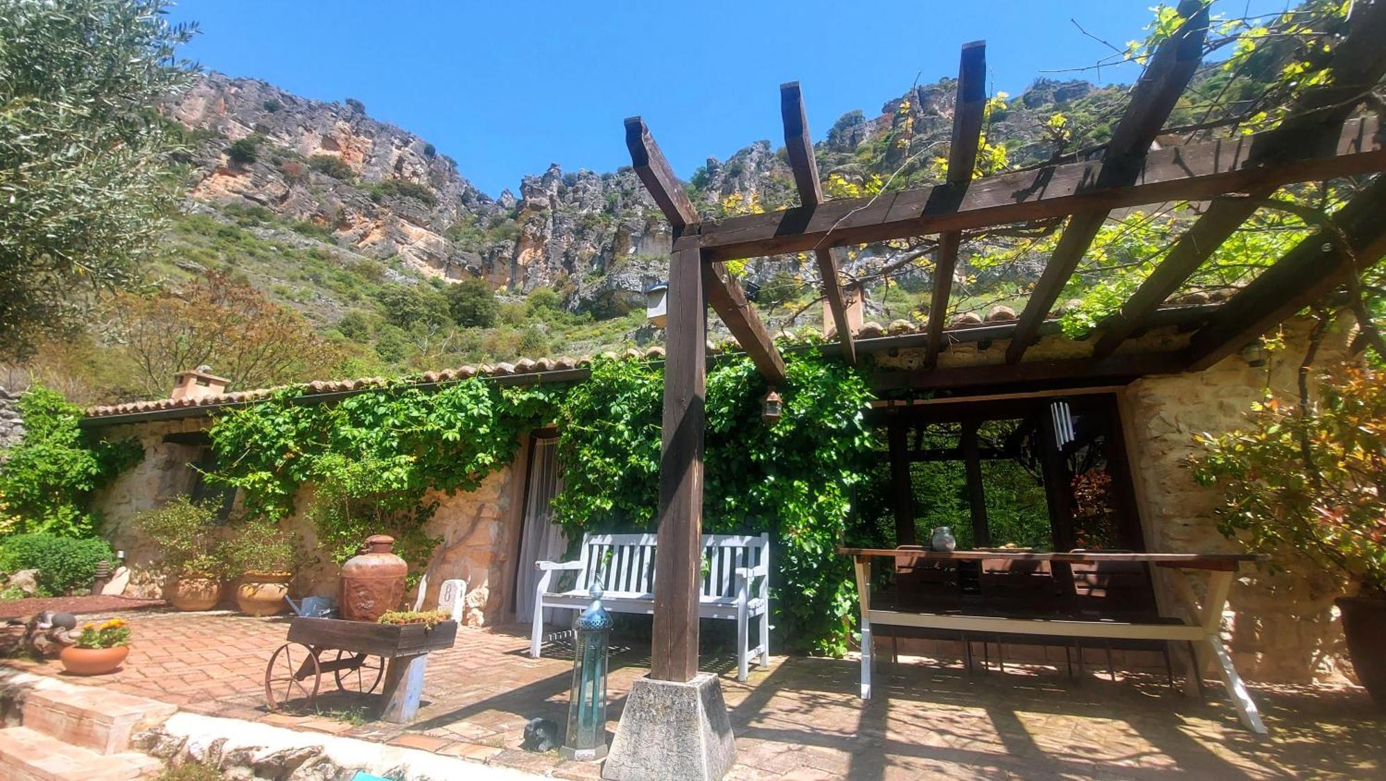 Aragosa Casa Corazon De Piedra En El Rio Dulce 게스트하우스 외부 사진